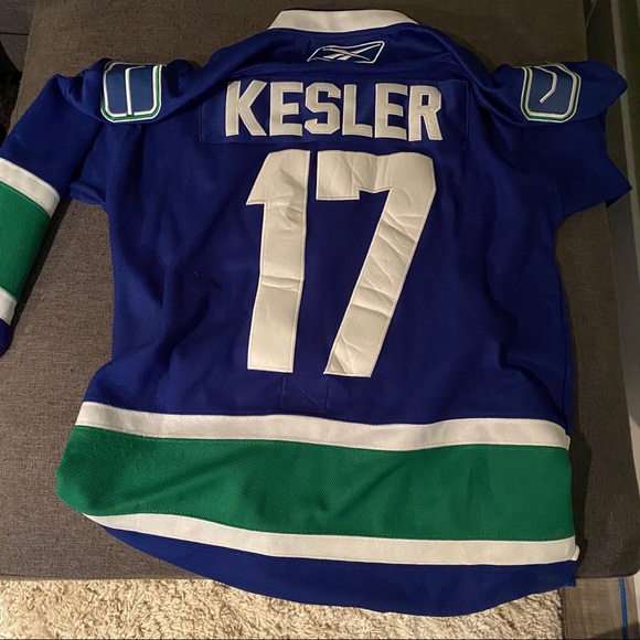 Reebok Vancouver Canucks 2011 Stanley Cup Jersey - Picture 3 of 5